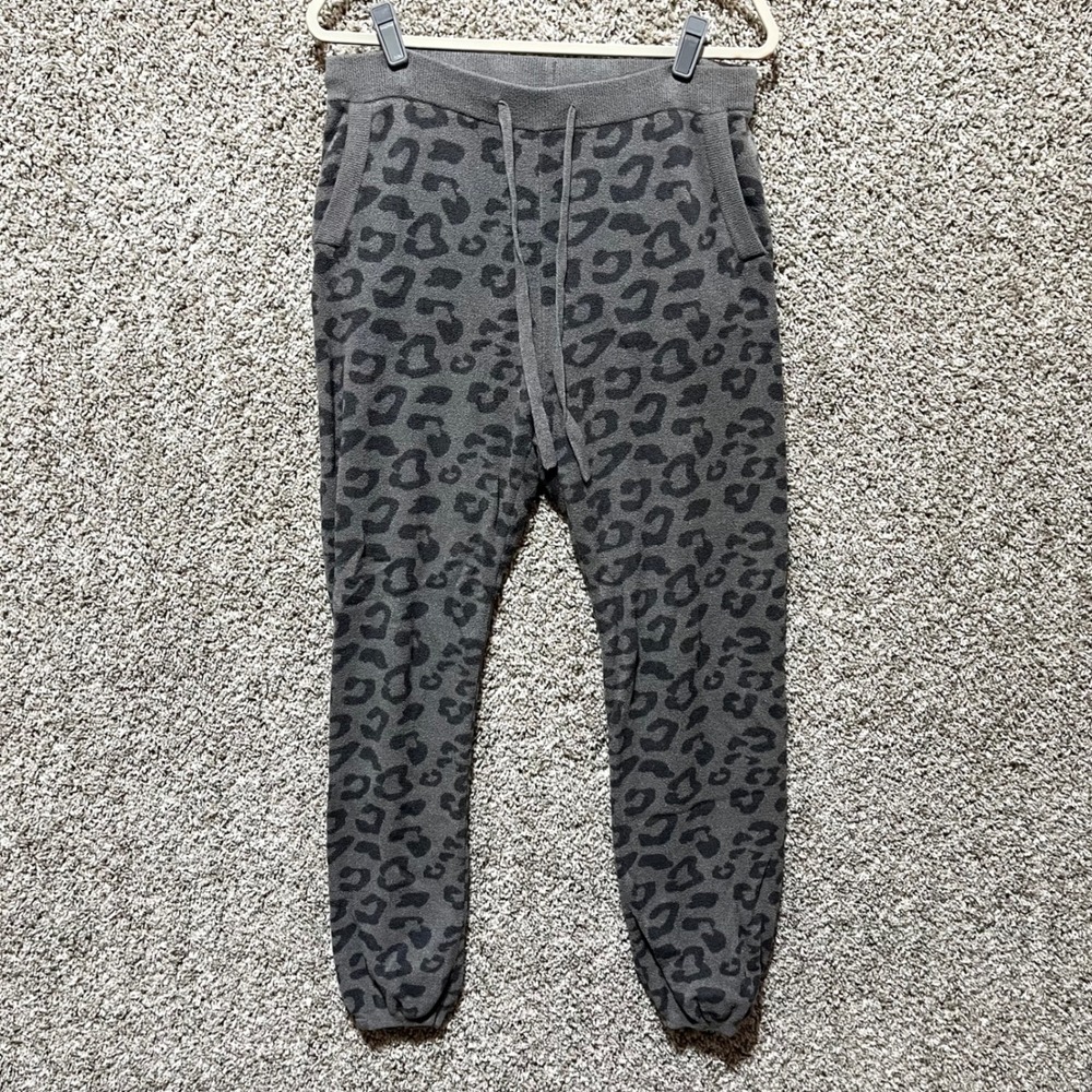 Barefoot Dreams Joggers Women's M CozyChic Ultra Lite Wild Gray Leopard Print